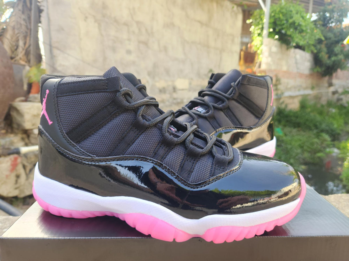 Air Jordan 11 Retro Black Rose Red