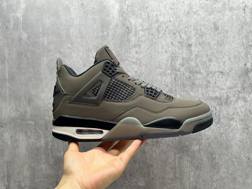 Air Jordan 4 Retro Bulls Sneakers